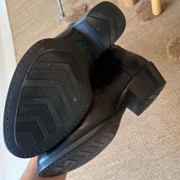 Like New Genuine Ariat Leather Western Boots Men’s size 8.5 in Black - Picture 4 of 11